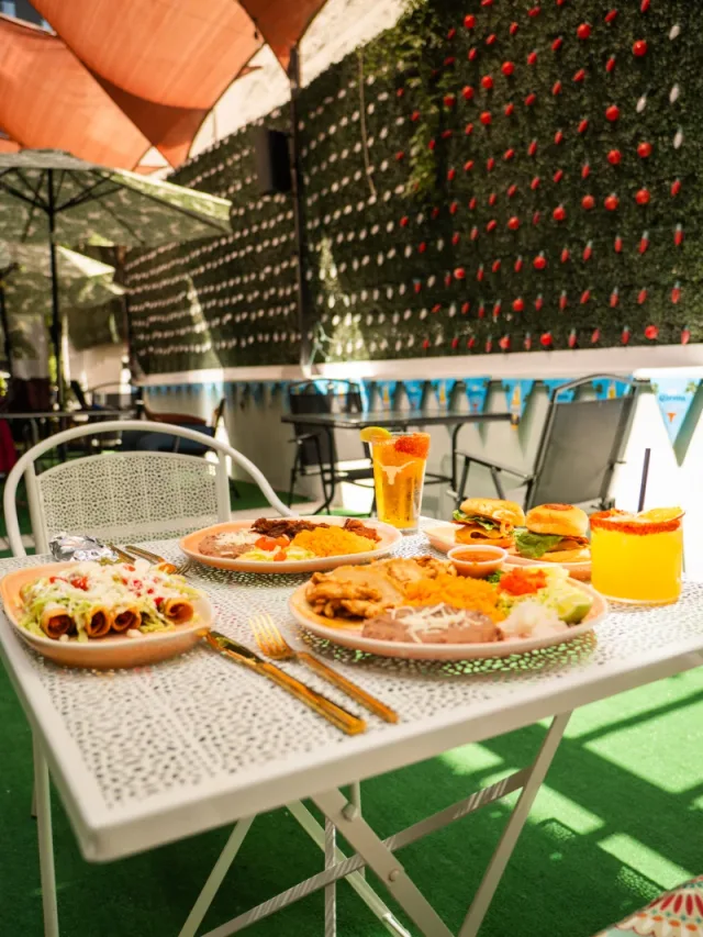 Patio vibes at Crazy Conchaz